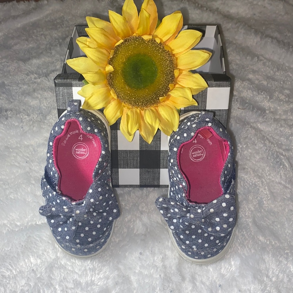 Size 4 wonder nation grey and white polka Velcro sneakers